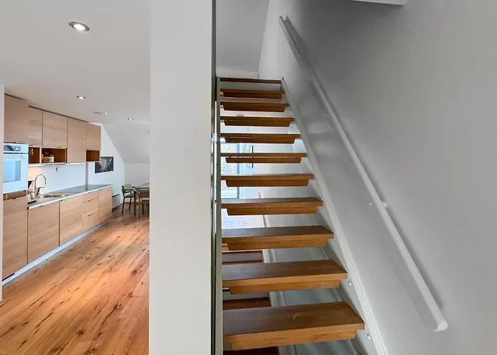 3 Bedroom Amazing In Lägenhet *